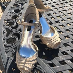 Price ⬇️WHBM Peep Toe Sandal Heels